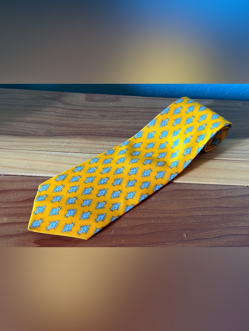 Victor Laurent 100% Silk Gold Yellow Gray Blue Pattern Tie 59” x 4” Vintage